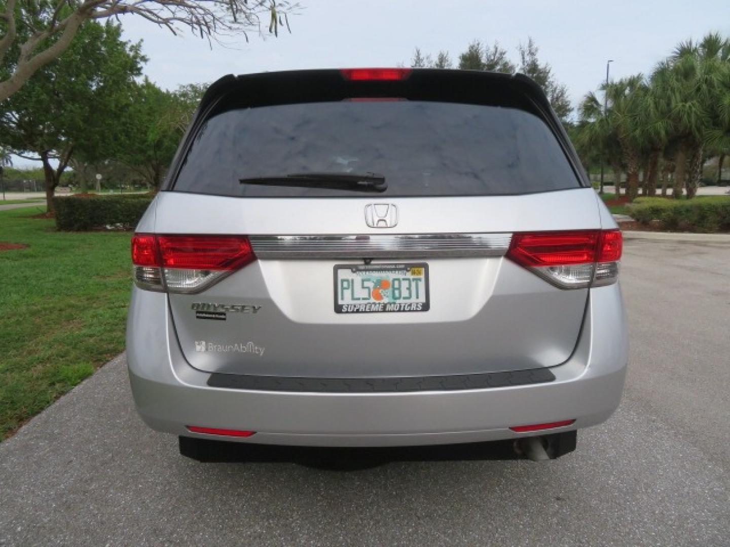 2014 Silver /GRAY Honda Odyssey EX-L (5FNRL5H68EB) with an 3.5L V6 SOHC 24V engine, 6-Speed Automatic transmission, located at 4301 Oak Circle #19, Boca Raton, FL, 33431, (954) 561-2499, 26.388861, -80.084038 - You are looking at Gorgeous Low Mileage 2014 Honda Odyssey EX-L Braunability Freedom Van Handicap Van Wheelchair Van Conversion Van with 25K Original Miles, Power Side Entry Ramp with Kneeling Van Function, Passenger Side Quick Lock System (same as ez lock), Quick Release Front Seats, Tie Down Syste - Photo#16